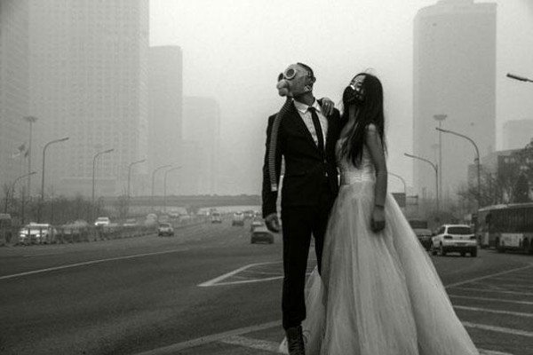 Couple Poses With Gas Masks For Their Wedding Chinese Couple Poses With Gas Masks For Their Wedding