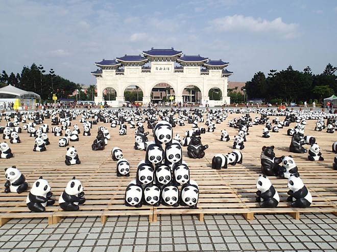 Pandas - Hong Kong