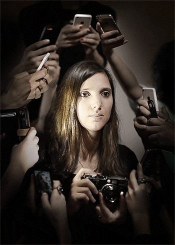 One Loop Portrait a Week - #30
Everyone is instagraming Julie Glassberg using her film camera 