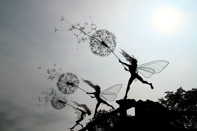 Fantasy wire sculpture