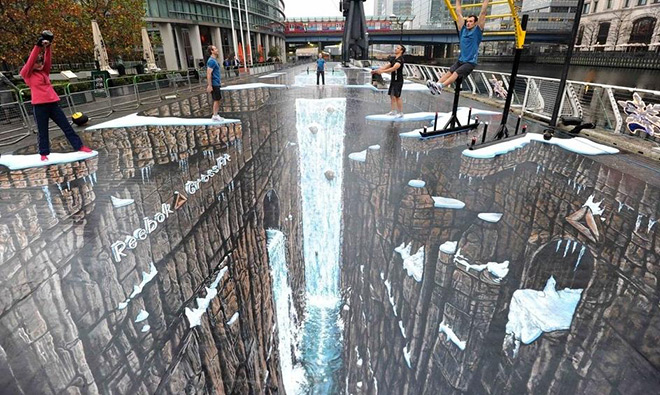 3D Joe and Max - Reebok CrossFit, the world’s largest and longest 3D street artwork ever