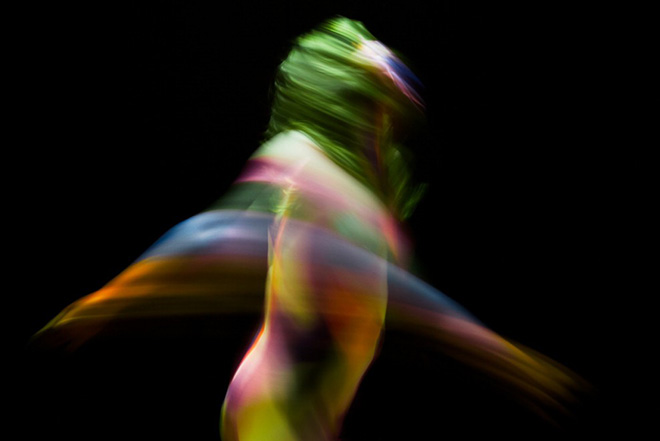 Color dancer, Colors in Motion - Exploring body and movement trough photography and body art