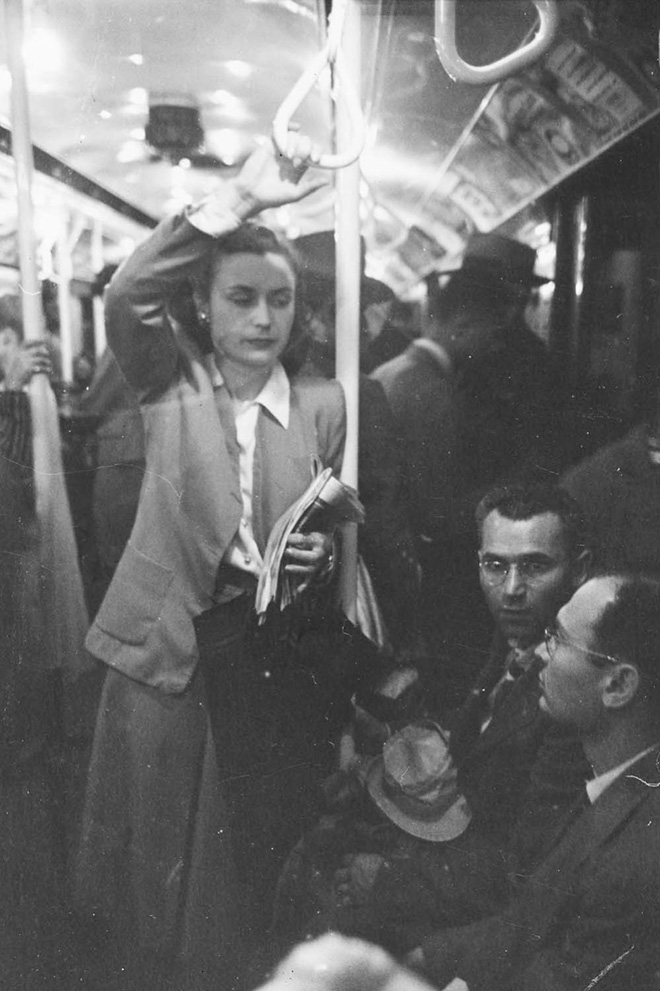Stanley Kubrick. Life and Love on the New York City Subway. Passengers in a subway car. 1946. Museum of the City of New York. X2011.4.10292.56E