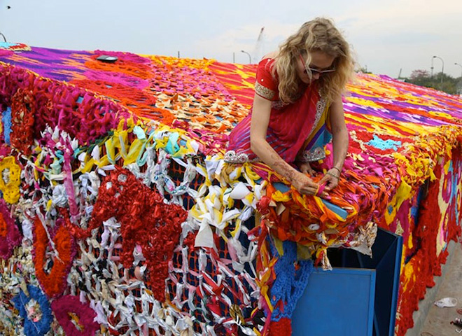 Olek - India yarn bombing