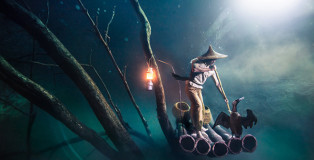 Benjamin Von Wong - Underwater River, Portrait of a Cormorant Fisherman 30m Underwater