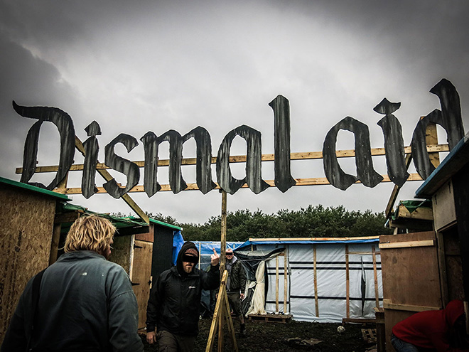 Banksy - Dismal Aid, Calais