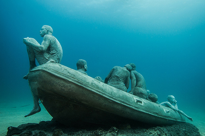 Jason deCaires Taylor - The Raft of Lampedusa 14m Museo Atlantico, Lanzarote, Spain