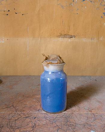 ©Joel Meyerowitz - Blue Pigment Bottle, Morandi's Objects
