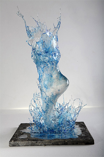 Annalù (Annaluigia Boeretto) - Liquidity: Un salto nel blu, 2012. Resina, inchiostro, cm 30 x 30 x 55