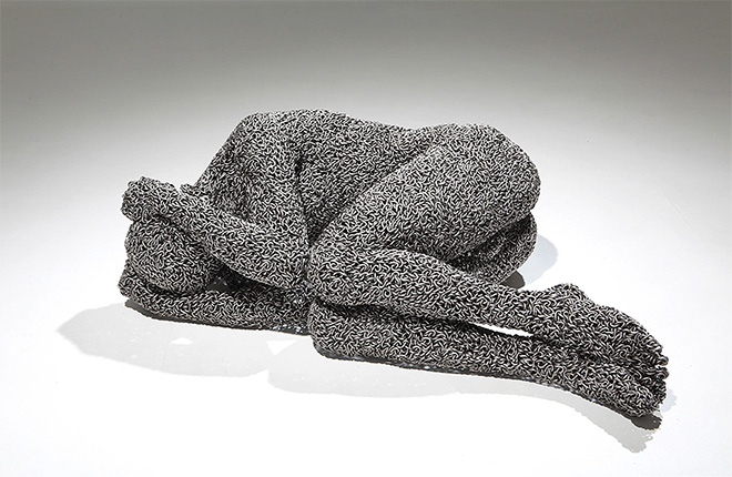 Seo Young-Deok - Anguish 25, 2015. Stainless chain sculpture. Dimensions: Width 120x80 cm - Height 40 cm