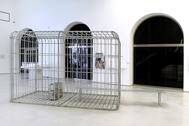 H.H.Lim - The cage the bench and the luggage, 2011