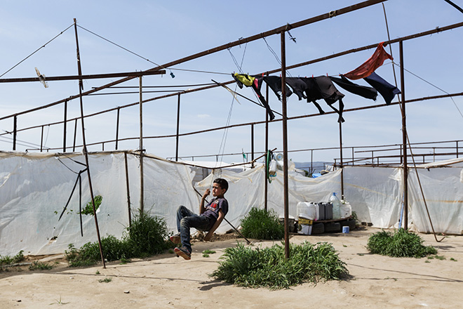 Valerio Muscella, HARAKET - Bambino siriano in un accampamento vicino Gaziantep
