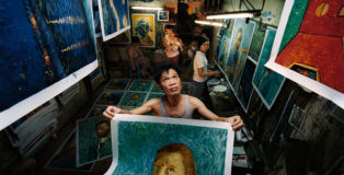 China's van Goghs - Zhao and his (van Gogh). ©Haibo YU 2005A film documentary by Haibo Yu & Kiki Tianqi Yu