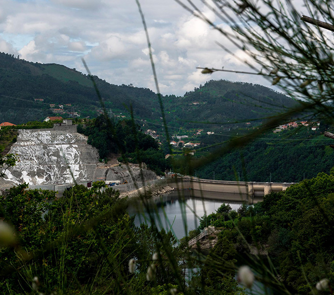 Vhils - Caniçada Dam Project (Vieira do Minho), Portugal. photo credit: © EDP & Pedro Santasmarinas & João Almeida