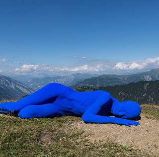 Lita Albuquerque - TRANSPARENT EARTH, Art Safiental 2018. photo credit: ©Ueli Alder Art Safiental 2018 – Land Art in Svizzera