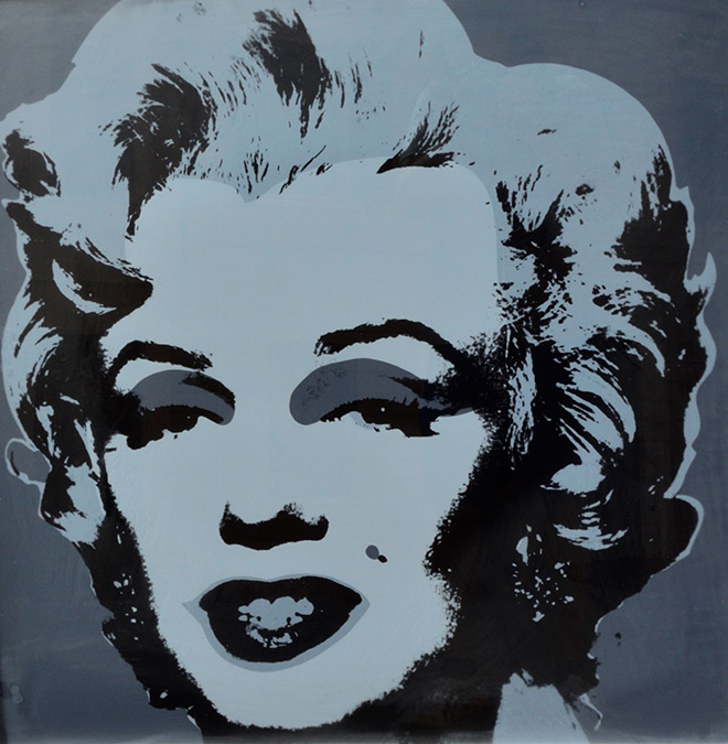 Andy Warhol Over the Pop Art