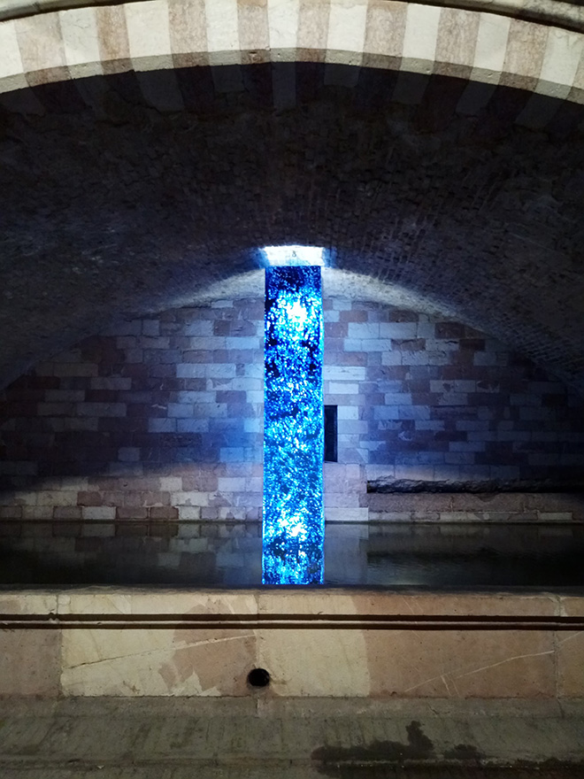 Stefano Frascarelli - CLÌMAX, installazione, Fonte di San Nicolò, Assisi