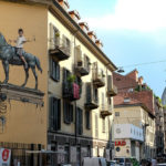Ernest Zacharevic – Murale a Torino: “Bronze sculpture – History and tradition”