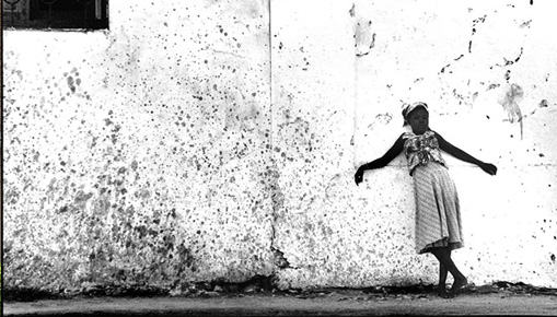 MOZAMBIQUE: EXPLORING THE IN BETWEEN - Mostra fotografica delle opere di Mohamed Amin e Moira Forjaz MOZAMBIQUE: EXPLORING THE IN BETWEEN - Mostra fotografica delle opere di Mohamed Amin e Moira Forjaz