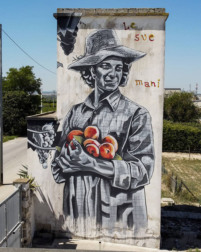 Piskv - (Si colora quando tocca le sue mani), murale a Canosa di Puglia (BAT)