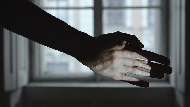 Olena Newkryta, To Hand. A Projection For The Palm,  2017, 7min. Courtesy l’artista