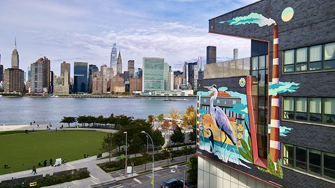 Iena Cruz - High Tide, murale per GreenPoint EARTH 2020: Screens2Streets, Q404 Hunters Point Campus, Long Island City, Queens, New York. Photo credit: GreenPoint Innovations, by Stephen Donofrio
