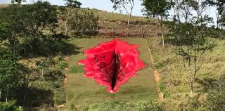 Juliana Notari - Diva, Vagina Land Art, Pernambuco, Brazil Juliana Notari – Diva