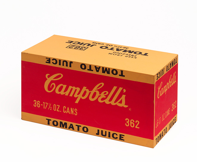 Andy Warhol (Andrew Warhola Jr.; Pittsburgh, Pennsylvania 1928-New York 1987), Campbell’s Tomato Juice Box, 1964, vernice polimerica sintetica, serigrafia su legno, cm 25,4 x 48,3 x 24,1. Minneapolis, Walker Art Center. T.B.Walker Acquisition Fund, 2001, 2001.212. © The Andy Warhol Foundation for the Visual Arts Inc.