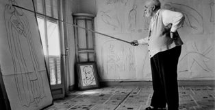 Henri Matisse in his studio, Nice, France, August 1949 ©Robert Capa ©International Center of Photography / Magnum Photos