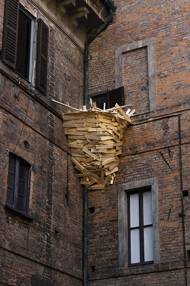 Nest Tadashi Kawamata - Cortile della Magnolia, Accademia di Brera, Milano. Photo credit: Daniele Peran