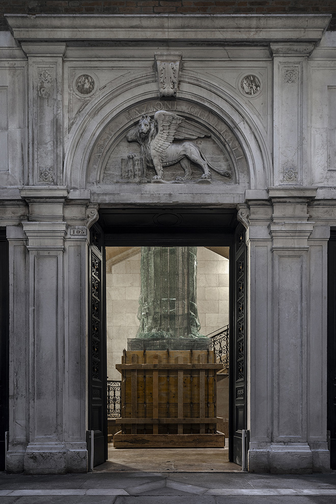 Edoardo Tresoldi - Monumento, Procuratie Vecchie, Venezia. Photo credit: ©Roberto Conte