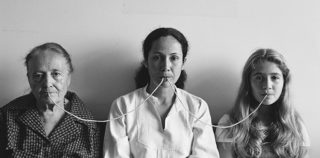 Anna Maria Maiolino - Por um fio (fotopoemacao series), 1976. Fotografia, 52 x 79 cm. Courtesy the artist and Videoinsight Collection, Torino. TOGETHER. Interact – Interplay – Interfere