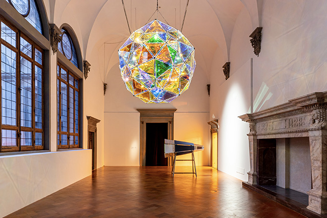 Olafur Eliasson - Colour spectrum kaleidoscope, firefly double polyhedron sphere experiment, Piano Nobile, Sala 9, Palazzo Strozzi, Firenze. photo credit: ©Ela Bialkowska OKNOstudio