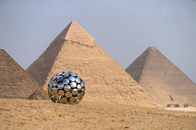 SpY - ORB, Piramidi di Giza, Cairo, Egypt, 2022. Photo credit: Ruben P. Bescos