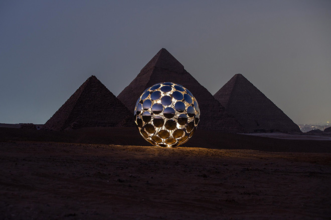 SpY - ORB, Piramidi di Giza, Cairo, Egypt, 2022. Photo credit: Ruben P. Bescos