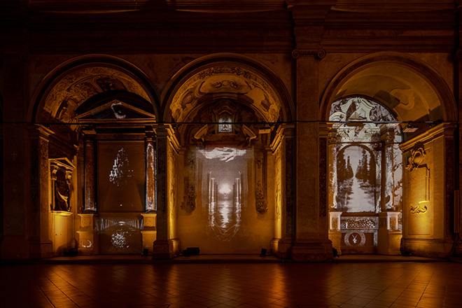 Gonzalo Borondo - Settimo Giorno, installation view, Ex Chiesa di San Mattia, Bologna, MAGMA gallery. Photo Credits: Roberto Conte