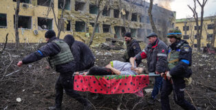 Title: Mariupol Maternity Hospital Airstrike. © Evgeniy Maloletka, Associated Press. World Press Photo of the Year