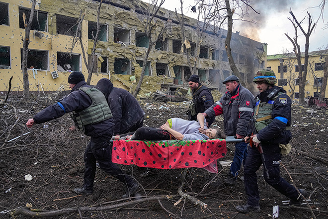 Mariupol Maternity Hospital Airstrike. © Evgeniy Maloletka, Associated Press. World Press Photo of the Year