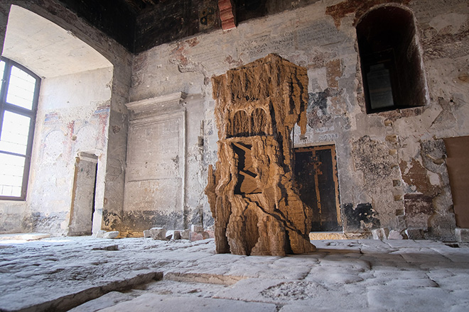 Forêt Corinthienne Chambre antique du camérier, 2023, expo Palazzo, Eva Jospin. Photo credit: ©OTresson