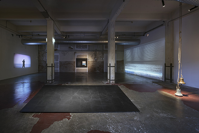 Giovanni Ozzola - SENZA TE, SENZA NORD, SENZA TITOLO, installation view, Manifattura Tabacchi, Firenze. ©photoElaBialkowskaOKNOstudio