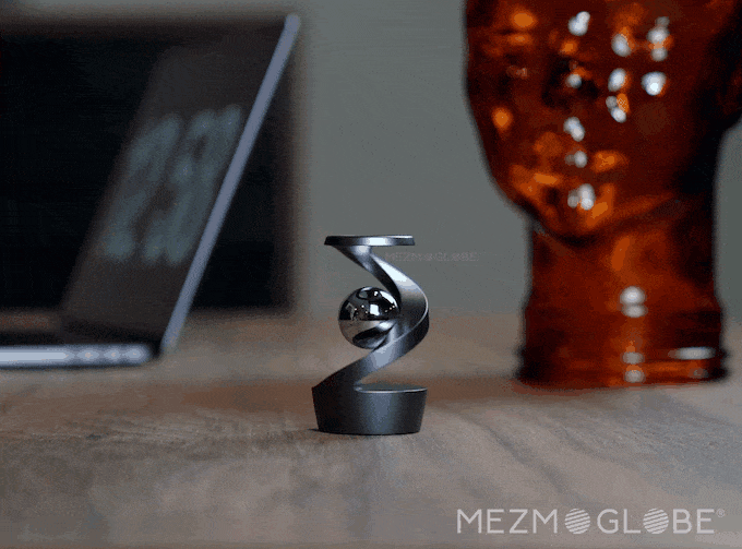 Mezmoglobe - Luna, la scultura cinetica da scrivania