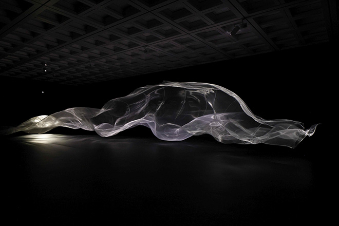 Liminal Air Space—Time: Vacuum Fluctuation. Installation view of the exhibition Shinji Ohmaki: Interface of Being. The National Art Center, Tokyo, 2023. Photo by Keizo Kioku