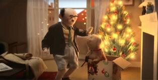 Apple Holiday Film - Fuzzy Feelings, You make the holidays (still frame)