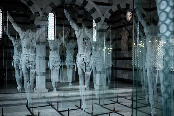 Gonzalo Borondo – “Non Plus Ultra”, installazione Chiesa della Spina, Pisa