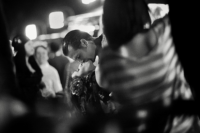 Julia Dean (United States) - The Kiss. Series: L.A. Street Photography. 2nd Place Winner: AAP Magazine #36: Street.