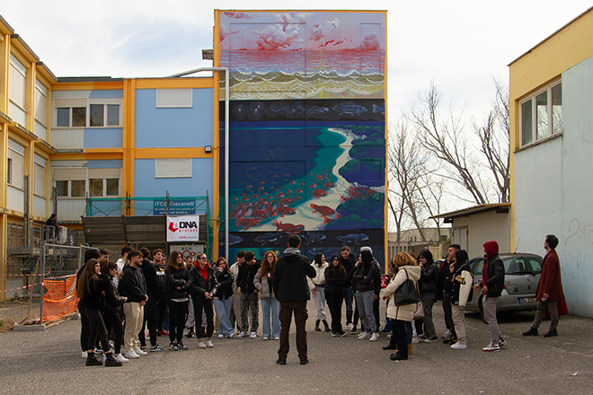 Hitnes, (work in progress) murale a Ostia, ITC Paolo Toscanelli. Photo credit: Paolo Giannotti