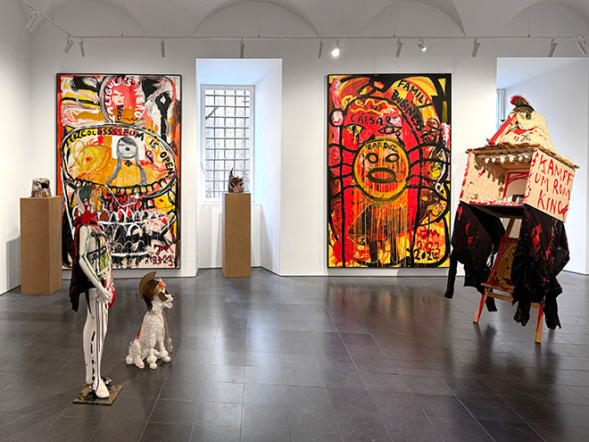 Jonathan Meese - A.R.T. IS TOTAL “FAMILY-BUSINESS”! AGRIPPINA=ARTMOTHERZ NERO=ARTSOLDIER (CÄSAREN-ROULETTE, NO PROBLEM, YEAH), installation view, Tim Van Laere Gallery, Roma