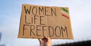 Woman Life Freedom spinge per l'esclusione dell'Iran dalla Biennale di Venezia