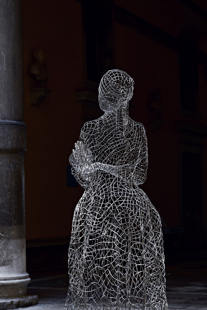 Lorenzo Quinn - Anime di Venezia - Souls of Venice, installation view, Ca' Rezzonico, Venezia. Photo credit: Speranzoni Wladimiro