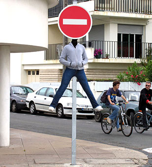 Mark Jenkins - Street art Installation